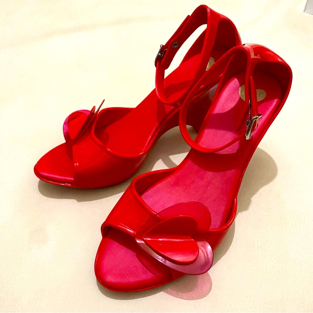 Mel by Melissa Apple Jelly Wedge Heel Women’s Size 7 in Red Rare Heart